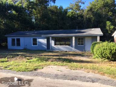 Main picture of 660 Poplar St