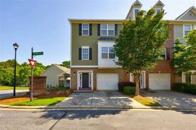 Main picture of 2200 Leicester Way SE