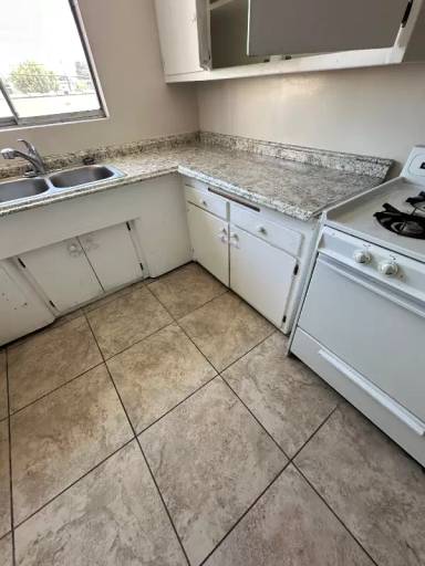 Main picture of 8422 Amigo Ave