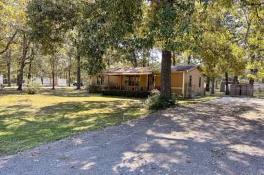 Main picture of 3 Lake Ct