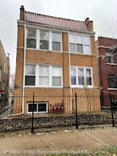 Main picture of 4929 N Avers Ave