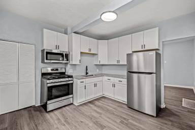 Main picture of 904 Hilltop St