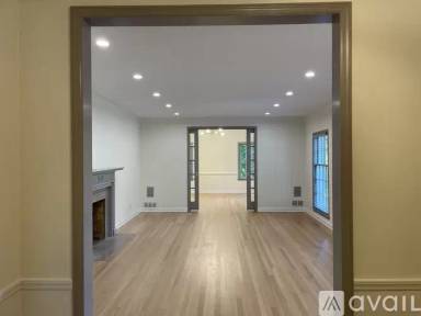 Main picture of 218 W Paces Ferry Rd NW