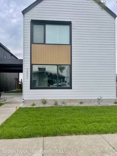 Main picture of 3052 S 31st Ave