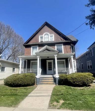 Main picture of 96 Groton Ave