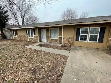 Main picture of 421 N Woodchuck St