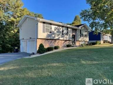Main picture of 70 Crest Cir