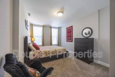 Main picture of 314 E 22nd St