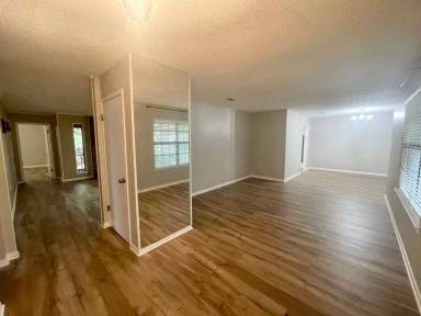 Main picture of 122 Country Club Rd