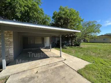 Main picture of 213 Aviation Ave