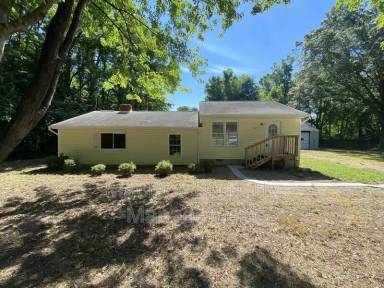 Main picture of 466 Rolando Dr