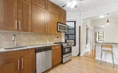 Main picture of 114 E 98th St