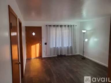 Main picture of 225 S Bradford Ave