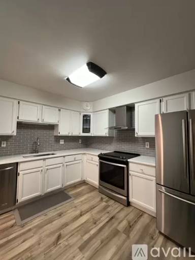 Main picture of 19105 Surrey Ln