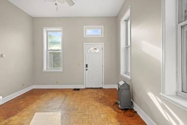 Main picture of 930 Isabella St