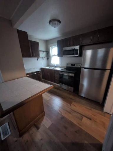 Main picture of 4245 E 71st St