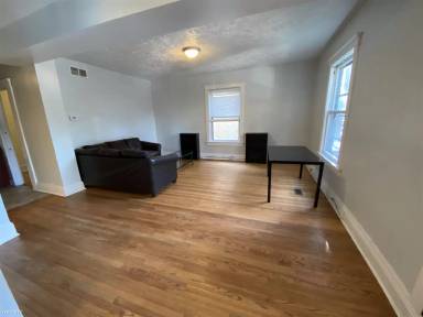 Main picture of 939 Greenwood Ave