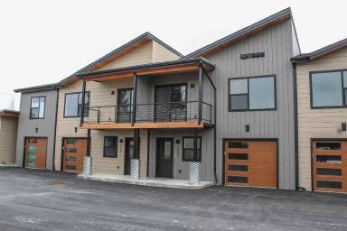 Main picture of 1010 7th St E