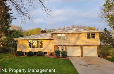 Main picture of 1513 S 98th St