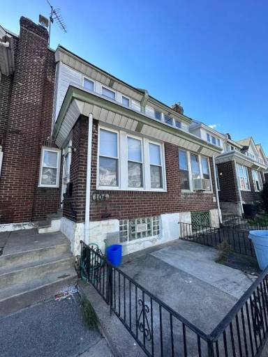 Main picture of 104 W Spencer Ave