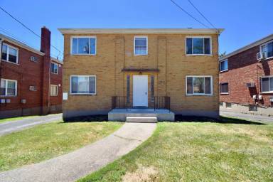 Main picture of 3911 E Gatewood Ln