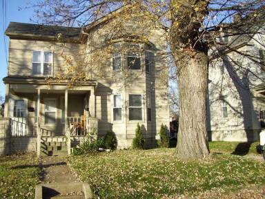 Main picture of 106 E Main St