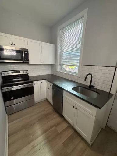 Main picture of 5102 Spruce St