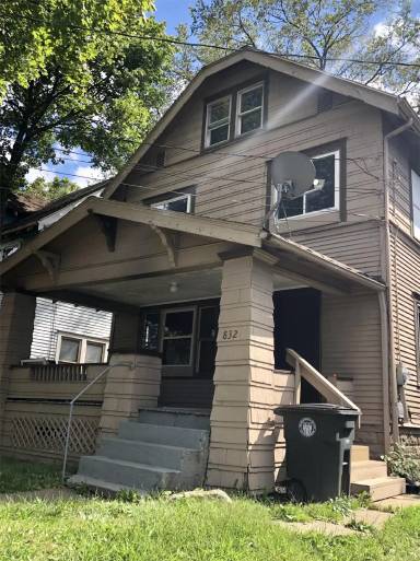 Main picture of 832 E Buchtel Ave