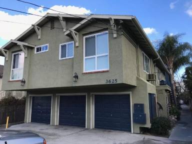 Main picture of 3625 S Barcelona St