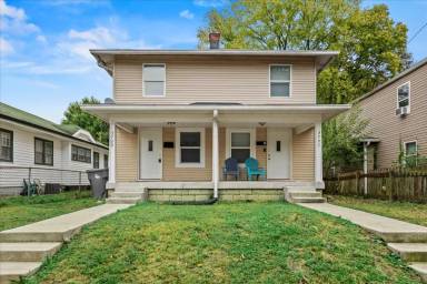 Main picture of 3725 N Kenwood Ave
