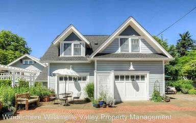 Main picture of 206 NW 8th St