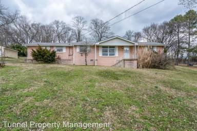 Main picture of 305 Rural Hill Rd