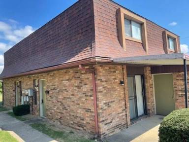 Main picture of 967 Logan St