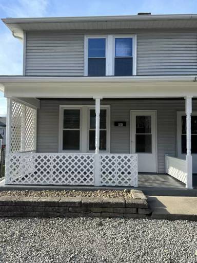 Main picture of 904 7th Ave