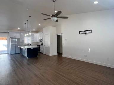 Main picture of 1108 E Adams St