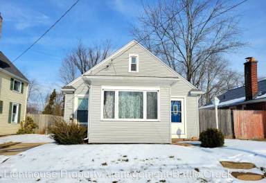 Main picture of 200 Summer St