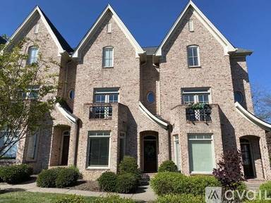 Main picture of 3189 Parthenon Ave