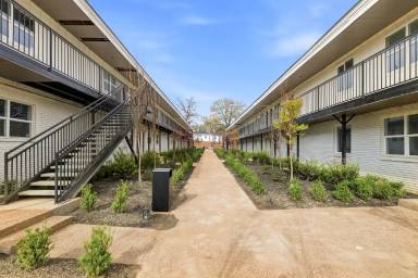 Main picture of 197 N Merton St