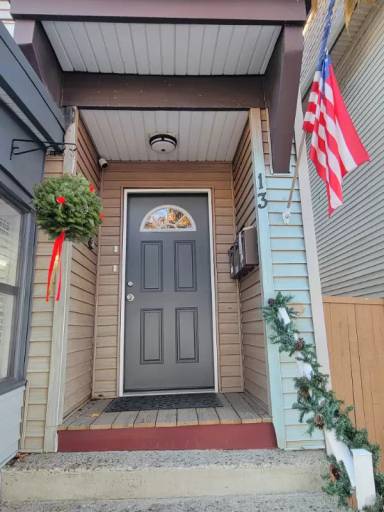 Main picture of 13 Boston St
