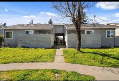 Main picture of 2571 Kenton Ct