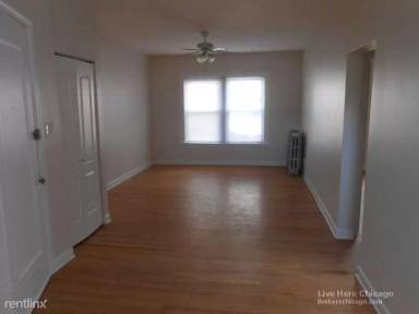 Main picture of 3910-28 N Pine Grove Ave