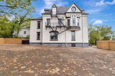 Main picture of 827 Lincoln Ave