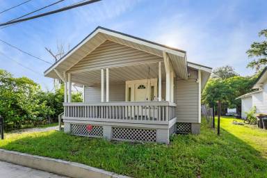 Main picture of 277 Crystal St