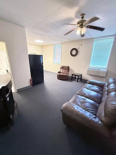 Main picture of 100 E Broadway St