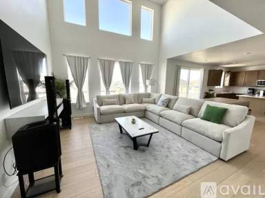 Main picture of 3232 S Hollow Way