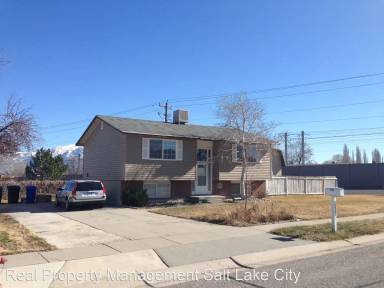 Main picture of 8755 S Newcastle Rd