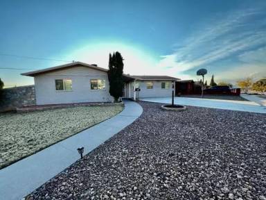 Main picture of 7928 Dogwood St