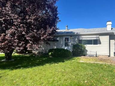 Main picture of 1857 9th Ave E