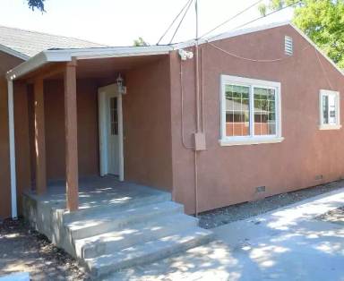 Main picture of 327 W 20th St