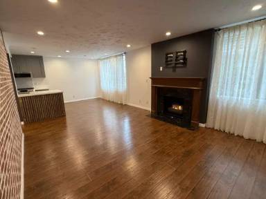 Main picture of 1215 N Olive Dr